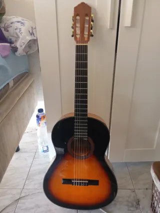 Guitarra Española Clásica con funda