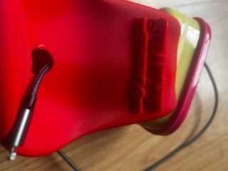 Sujeta móvil Stranger Things con punto carga