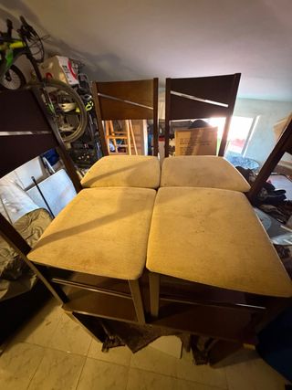 Mesa extensible madera y 4 sillas,