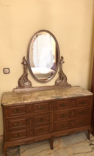 Juego de dormitorio estilo clásico