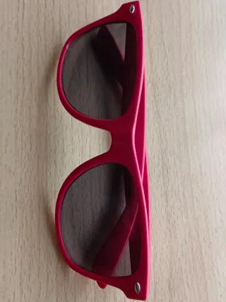 Gafas de sol colores (rojo , rosa y verde)