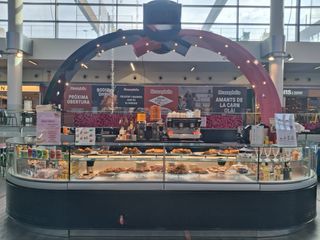 Cafetería completa Vitrinas y equipos de frío