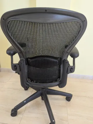Silla Oficina Herman Miller Aeron Negra