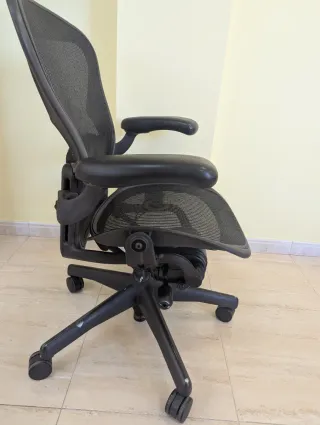 Silla Oficina Herman Miller Aeron Negra