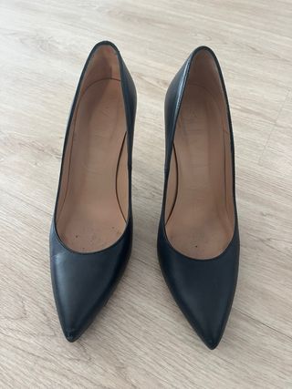 Zapatos de salón Bimba y Lola negros