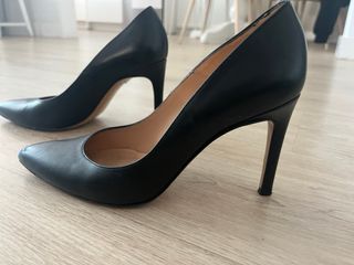 Zapatos de salón Bimba y Lola negros