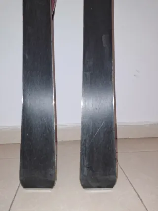 Esquís Rossignol con fijaciones