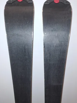 Esquís Rossignol con fijaciones