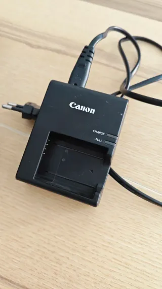 Cámara Canon EOS 1300D dos objetivos