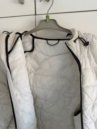 Abrigo acolchado blanco invierno hombre