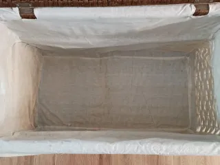 Baúl de mimbre con tapa