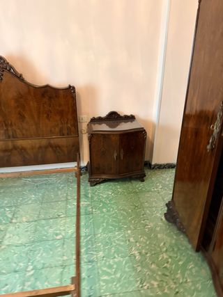 Armario antiguo de madera