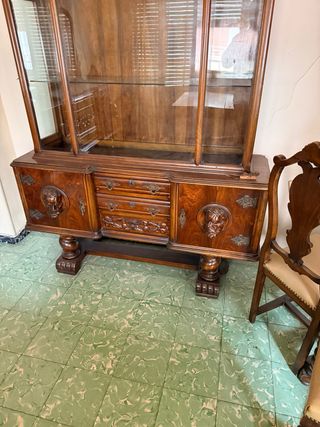 Armario antiguo de madera