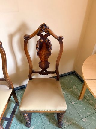 Armario antiguo de madera