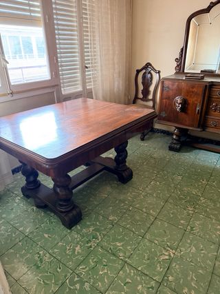 Armario antiguo de madera