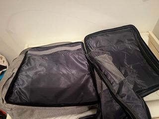 Mochila cambiador bebé gris