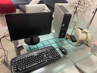 Pantalla Asus + Torre + Teclado