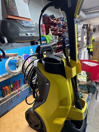 Hidrolimpiadora Karcher K4 + Cepillo Suelo