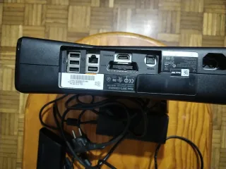 Xbox 360 Negra sin mando y con kinect