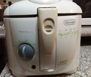 Freidora DeLonghi Blanca