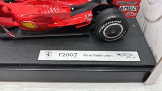 HWK6629 Hot Wheels Ferrari F2007 K. Raikkonen 1/18
