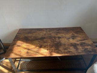 Mesa baja industrial madera y metal, esta sin usar