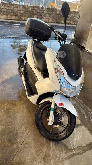 Honda PCX 125cc 2012 con cajón