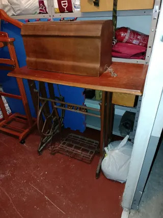 Máquina de coser antigua