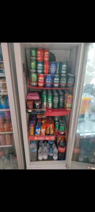 3 Nevera expositora refrigerada 350 unidad