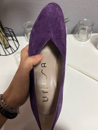 Zapatos de salón tacón aguja morados