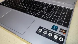 Portátil Medion Akoya Ryzen 3 SSD 8Gb RAM Win11