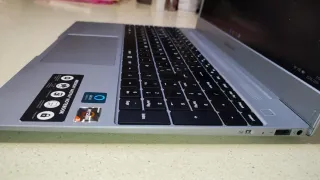 Portátil Medion Akoya Ryzen 3 SSD 8Gb RAM Win11