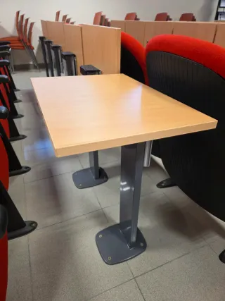 Butacas y mesas para colectividades