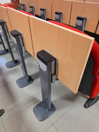 Butacas y mesas para colectividades