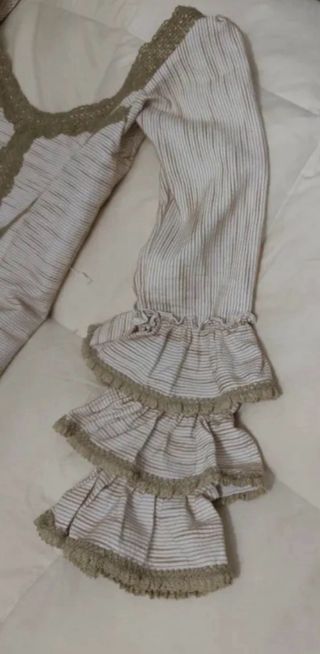 Traje de Flamenca Beige y Dorado