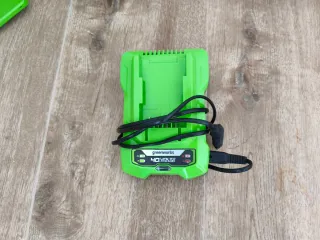 Desbrozadora eléctrica Greenworks a batería