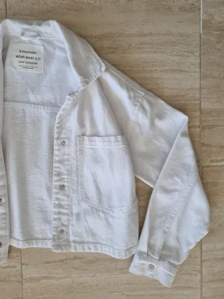 Cazadora vaquera Crop Overshirt Stradivarius