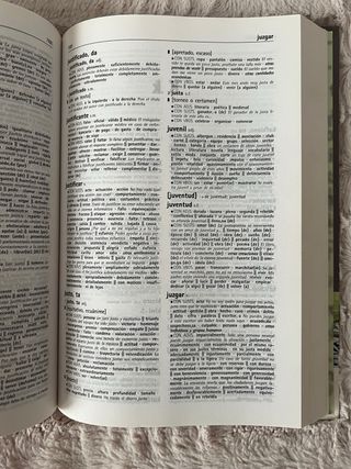 Diccionario combinatorio práctico del español c...