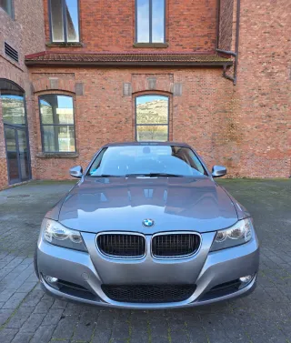 BMW 318D Sport Automático