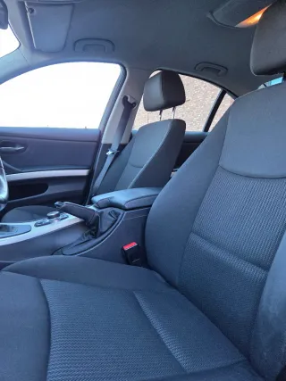 BMW 318D Sport Automático