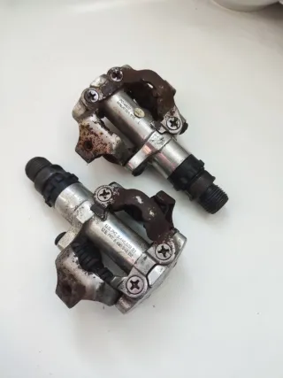 Pedales automáticos Shimano