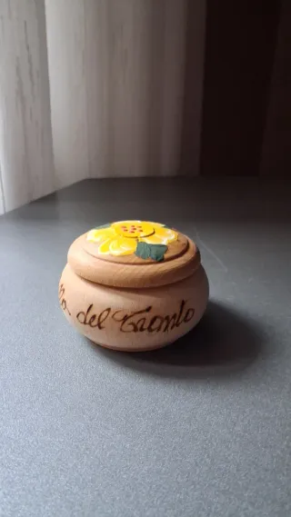 Portagioie in legno dipinto fiore giallo