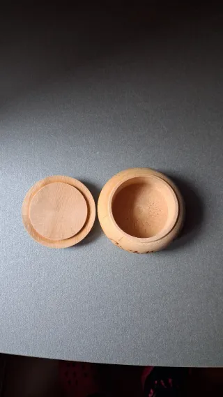 Portagioie in legno dipinto fiore giallo