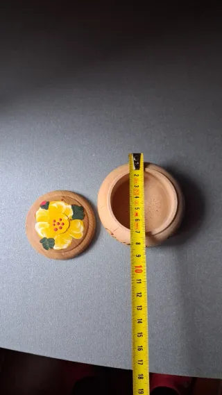 Portagioie in legno dipinto fiore giallo