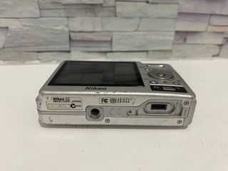 Cámara Nikon Coolpix S2 Plata