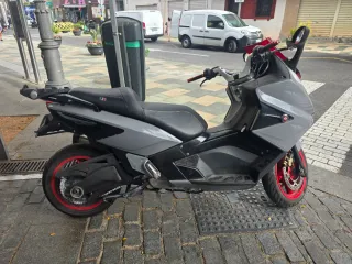 Gilera GP800 Maxiscooter