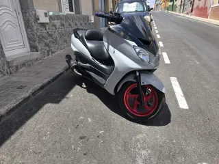 Yamaha Majesty 400 Maxiscooter Automática