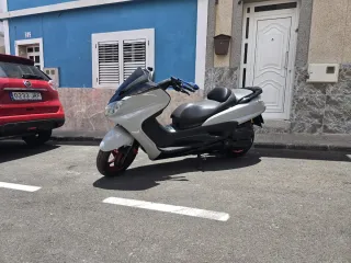 Yamaha Majesty 400 Maxiscooter Automática