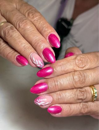 Manicurista profesional a domicilio en Madrid