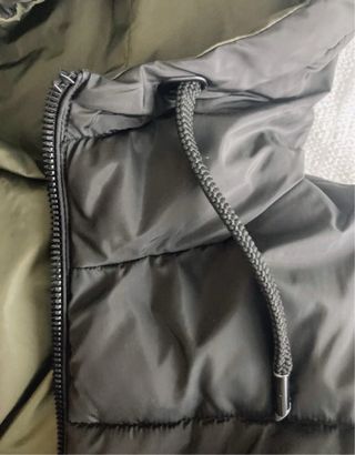 Abrigo plumífero reversible negro/verde